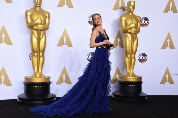 Brie Larson with Oscar Award at Academy Awards