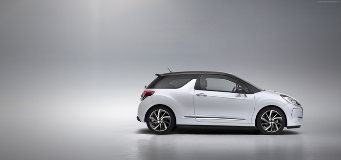 White DS 3 car