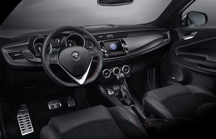 Alfa Romeo Giulietta Veloce interior
