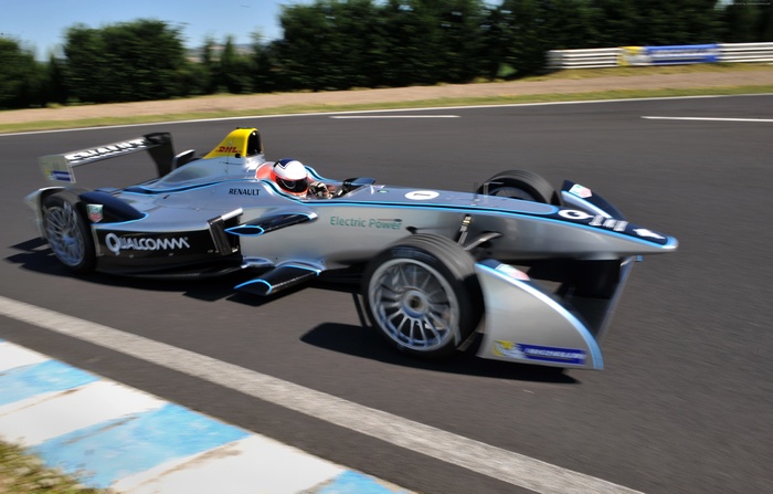 Spark-Renault SRT 01E electric race car on track