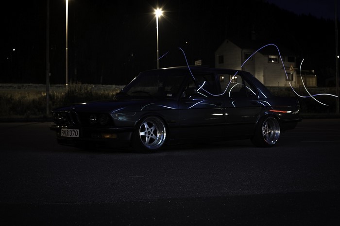 BMW E28 with light painting at night