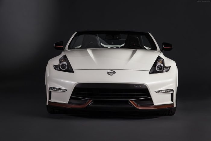 White Nissan 370Z Nismo Roadster at Chicago Auto Show 2016