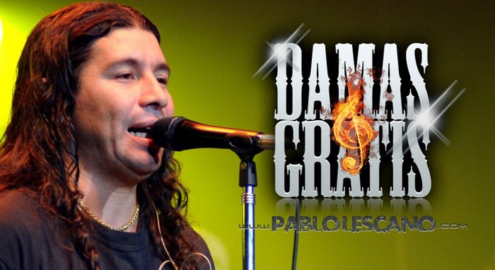 Pablo Lescano performing with Damas Gratis