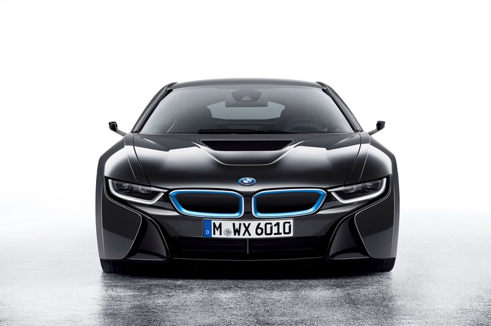 Black BMW i8 front view