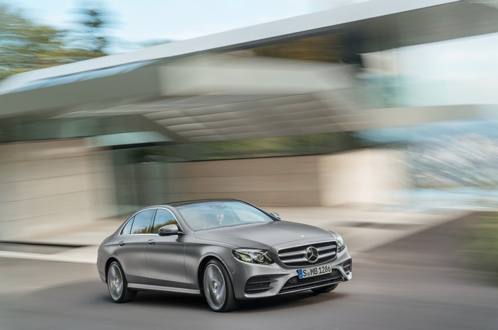 Mercedes Benz E 400 Sedan in motion