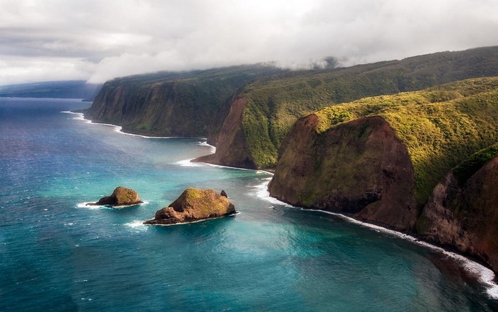 Scenic Cliffs and Sea at Kauai Coast