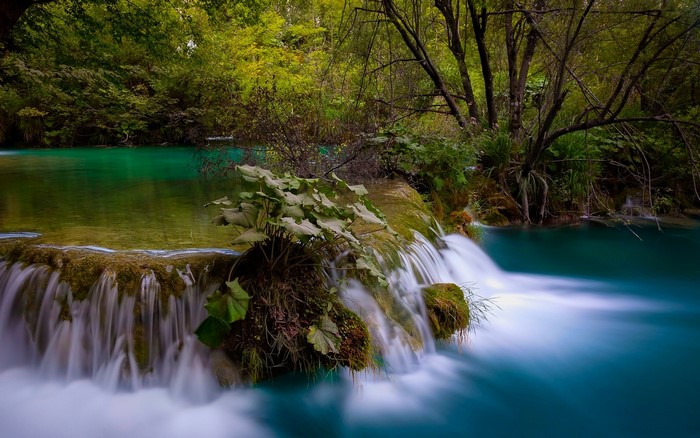 Plitvice National Park Waterfall and Turquoise Lake