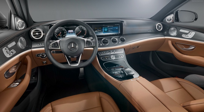Mercedes Benz E 400 Sedan Interior