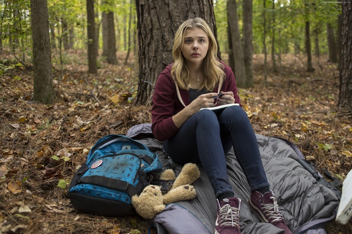 Cassie Sullivan from The 5th Wave in a forest