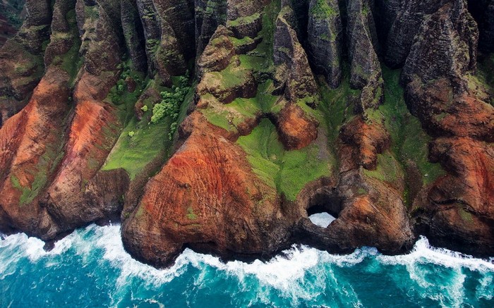 Aerial view of Na Pali Coast cliffs, Kauai, Hawaii