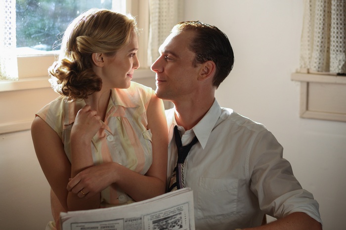 Tom Hiddleston and Elizabeth Olsen in I Saw the Light
