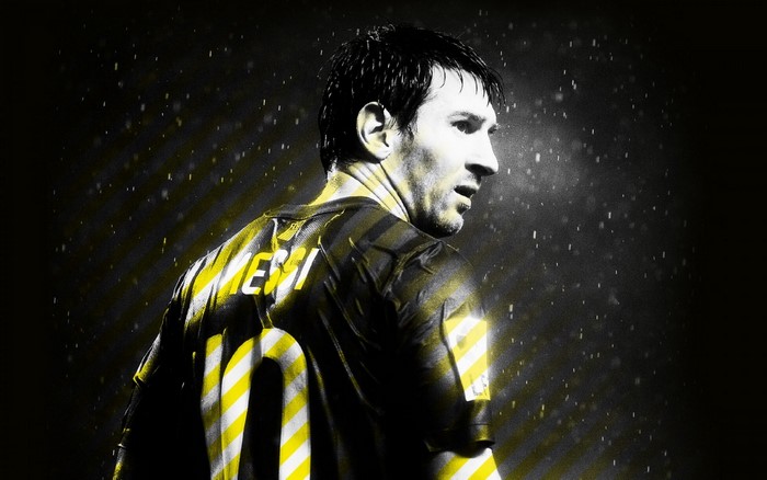 Lionel Messi in Dark Rainy Performance