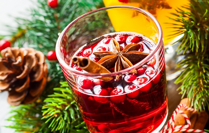 Christmas drink with cranberries, cinnamon, and star anise