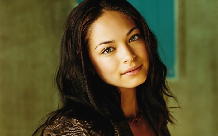 Kristin Kreuk portrait