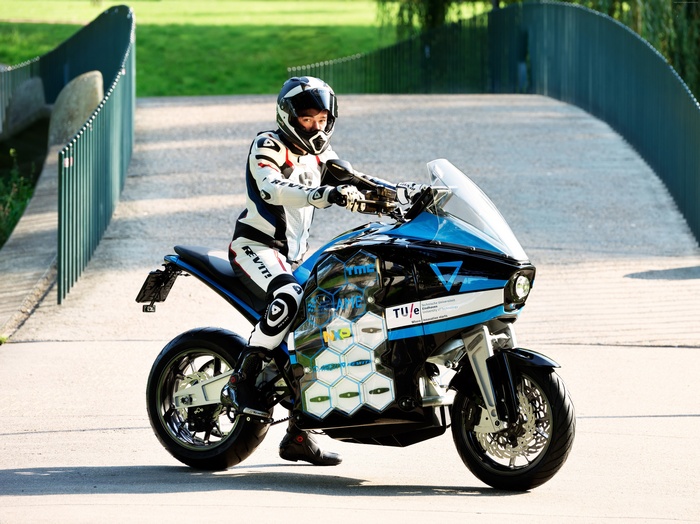 Electric concept motorcycle with rider