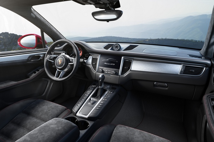 Porsche Macan GTS interior dashboard