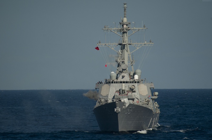 USS Laboon (DDG-58) firing a weapon at sea