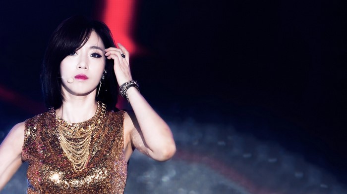 Eunjung from T-ara performing on stage