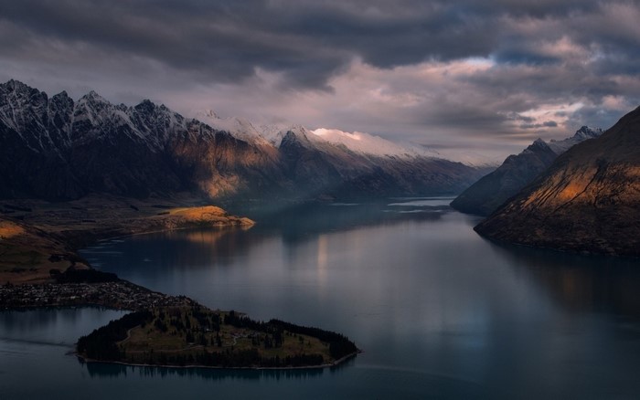 Lake Wakatipu and The Remarkables, Queenstown, New Zealand
