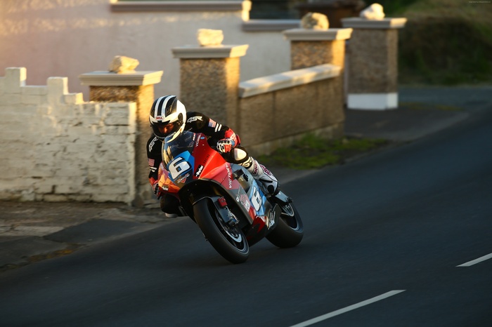 Victory Empulse TT electric motorcycle race