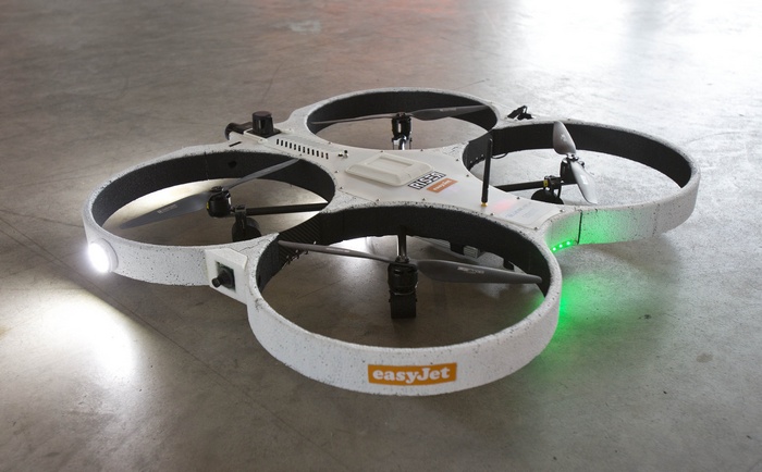 quadrocopter, easyJet