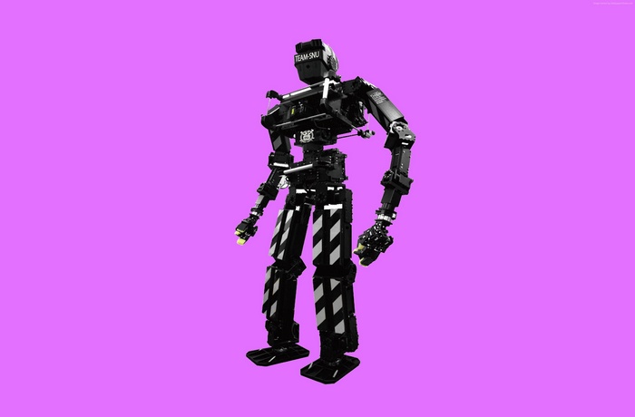 Robot Thormang from Team SNU at DARPA Robotics Challenge 2015