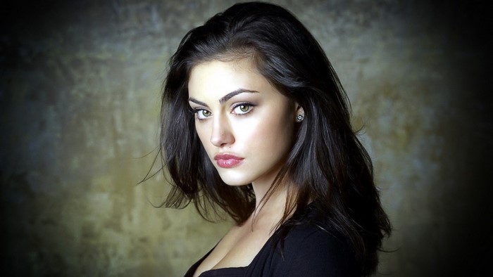 Phoebe Tonkin portrait photography