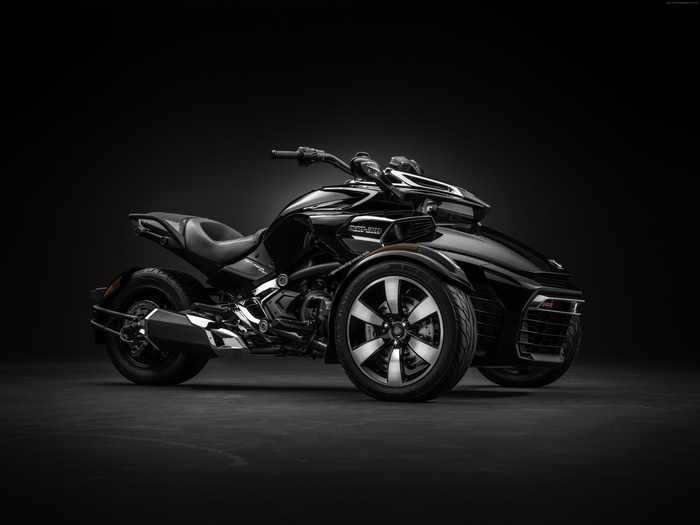 Black Can-Am Spyder F3-T Tricycle