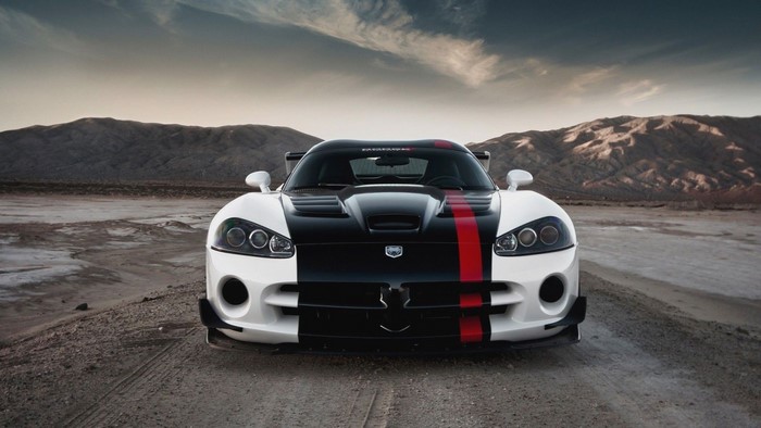 Dodge Viper SRT-10 ACR in desert landscape