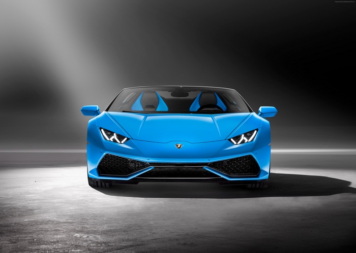 Blue Lamborghini Huracan LP610-4 Spyder convertible