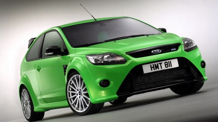 Green Ford Focus RS hatchback car