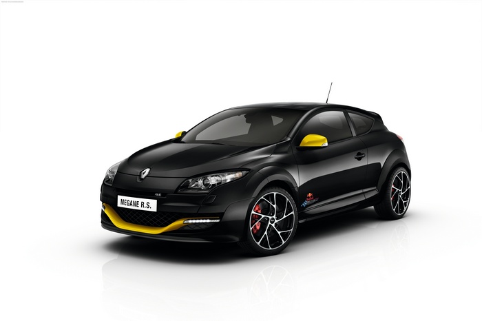 Black Renault Megane R.S. with Yellow Accents
