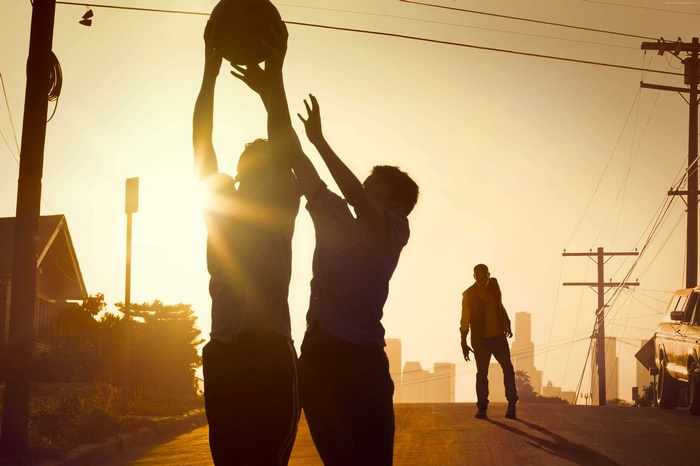 Fear the Walking Dead: Zombies on a Street