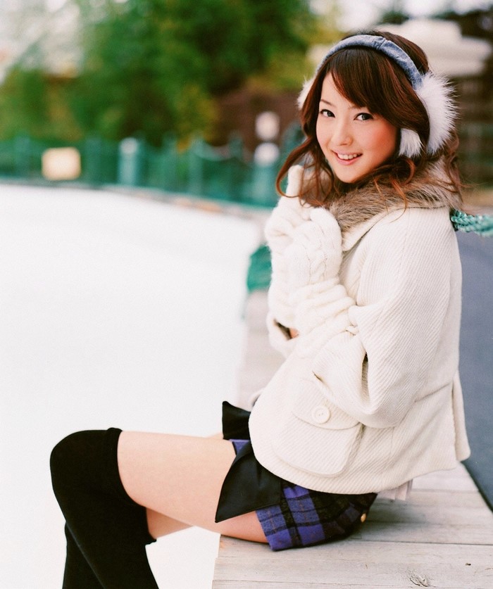 Sasaki Nozomi in winter fashion photoshoot