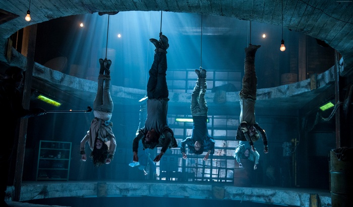 People hanging upside down in Maze Runner: The Scorch Trials