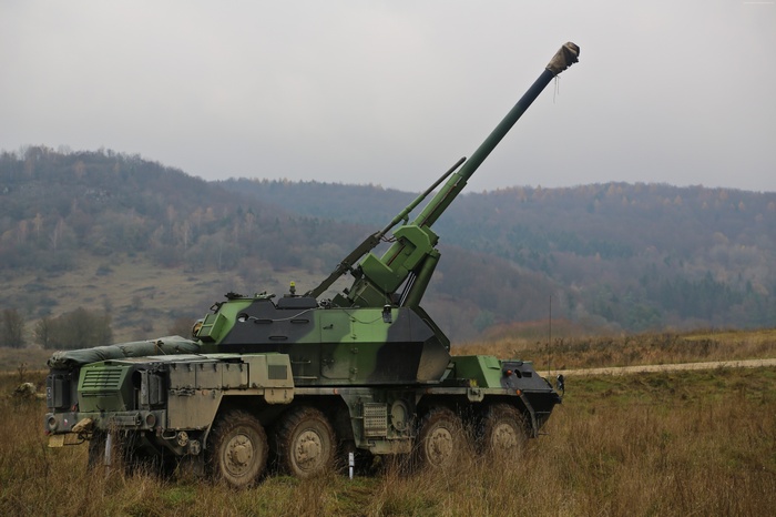 Self-propelled auto-loading gun vz.77 DANA of the Czech Republic