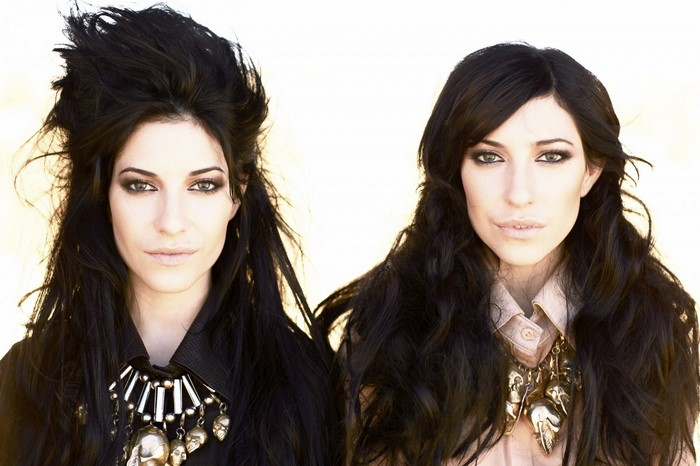 Jessica and Lisa Origliasso of The Veronicas