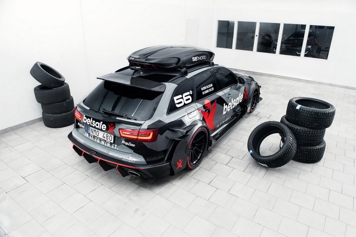 Audi RS6 Avant with Betsafe livery and roof box