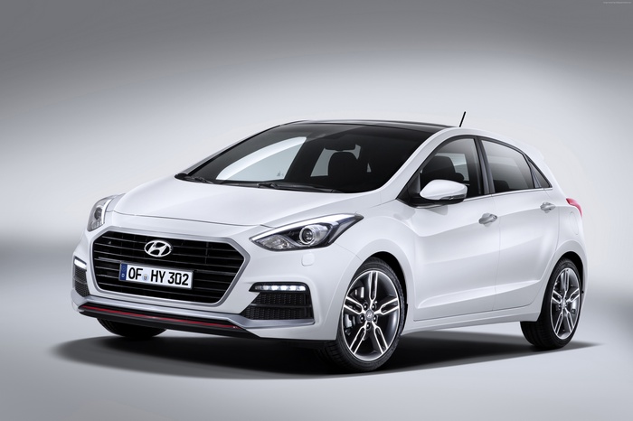 White Hyundai i30 Turbo hatchback