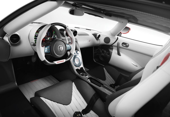 Koenigsegg Agera interior with steering wheel and seats