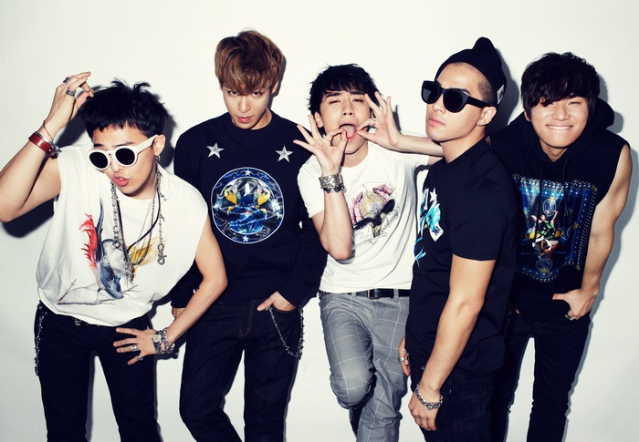 Big Bang members G-Dragon, T.O.P, Taeyang, Daesung, and Seungri