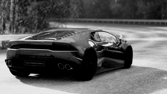 Lamborghini Huracan LP 610-4 on a road