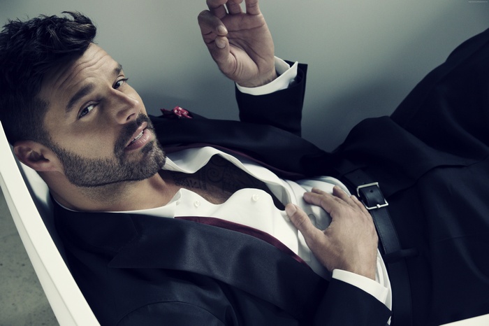 Ricky Martin in a suit