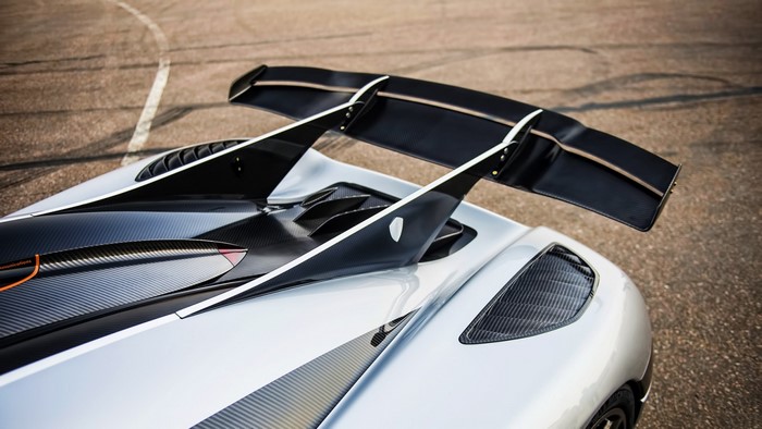 Koenigsegg One:1 rear wing and bodywork