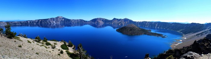 Crater Lake National Park panorama with Wizard Island