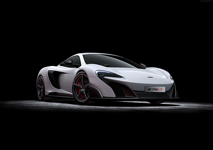 White McLaren 675 LT Coupe