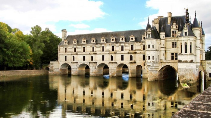Château de Chenonceau over Reflective Loire River