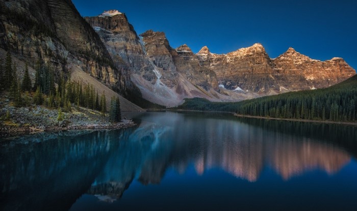 Moraine Lake and Mountains at Sunset, Banff National Park