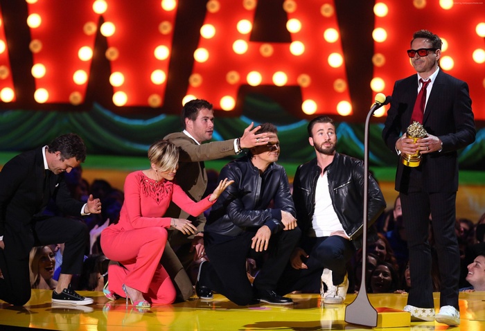 Robert Downey Jr. and cast of Avengers at MTV Awards