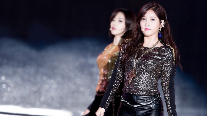 Soyeon from T-ara performing on stage